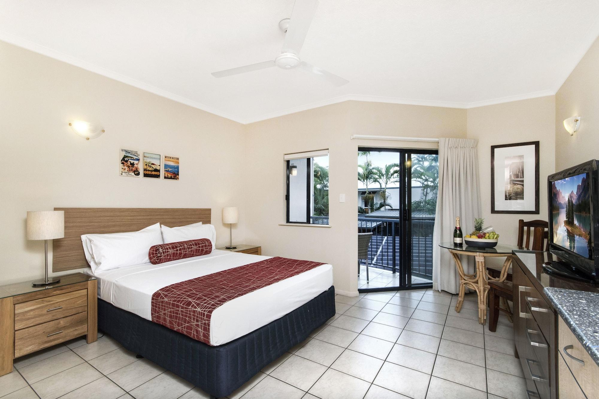 Bay Villas Resort Port Douglas Exteriör bild