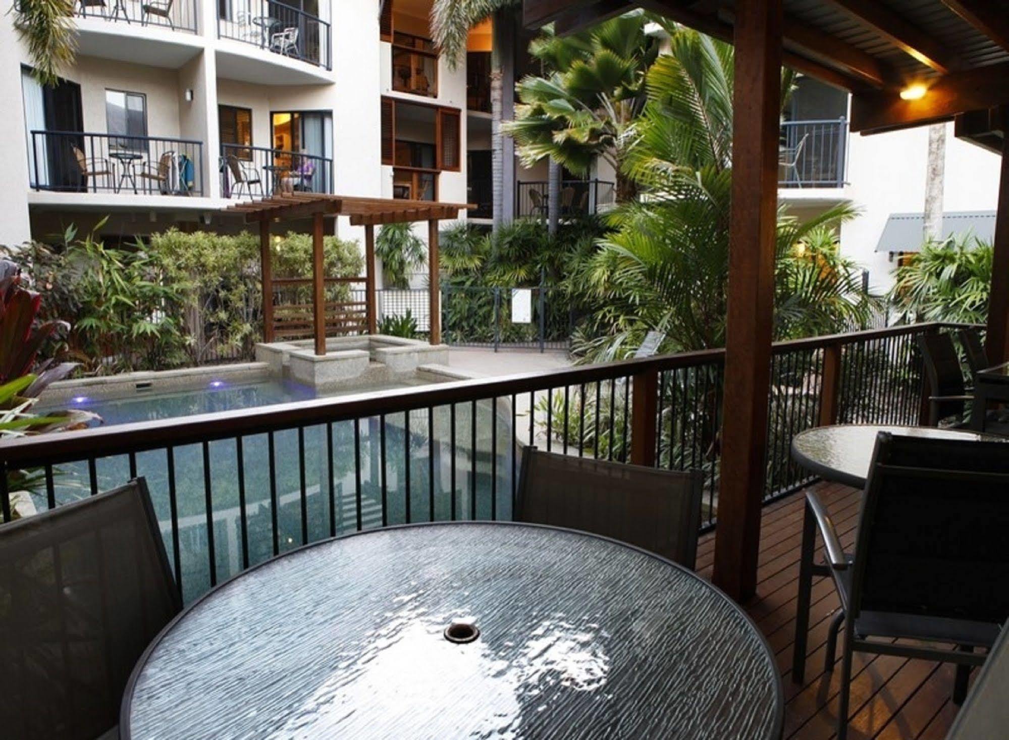 Bay Villas Resort Port Douglas Exteriör bild