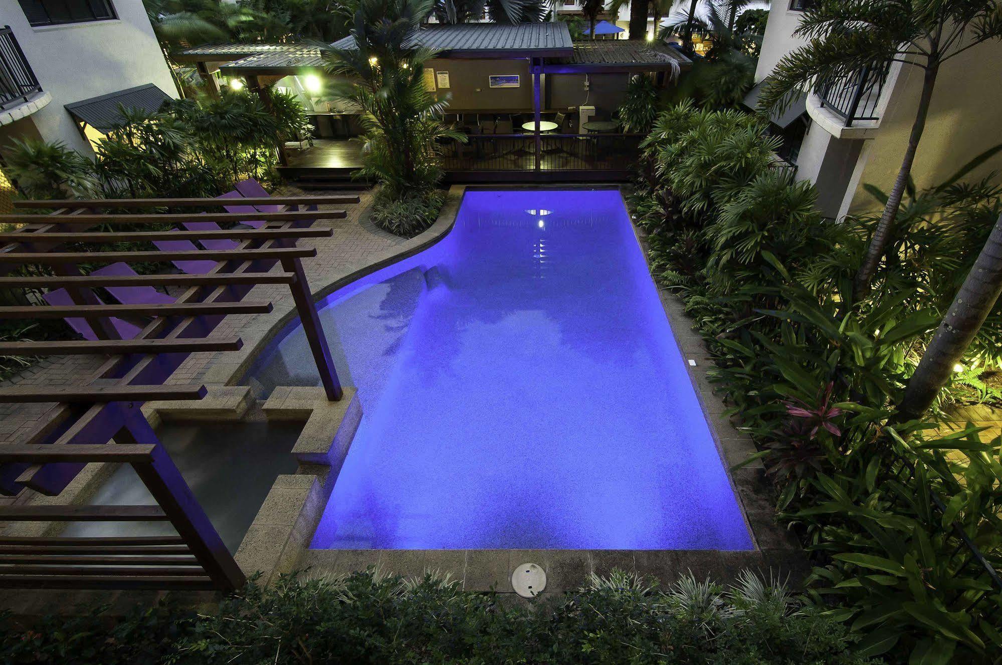 Bay Villas Resort Port Douglas Exteriör bild